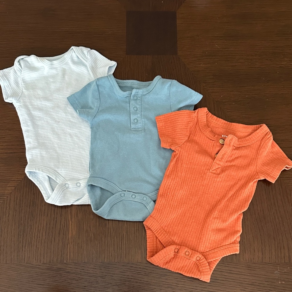 Gender Neutral Onesies Bundle - Newborn